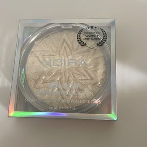 MOIRA face and body highlighter